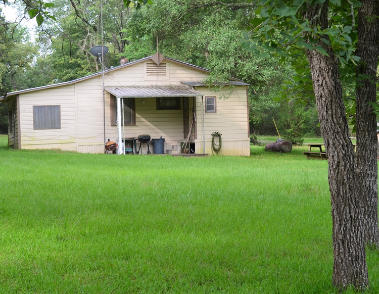 104 Rose Marie Blvd. Hearne TX 77859